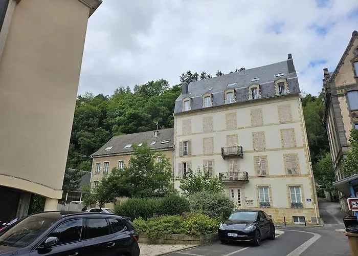 Апартаменты Centre Proche Thermes Ла-Бурбуль