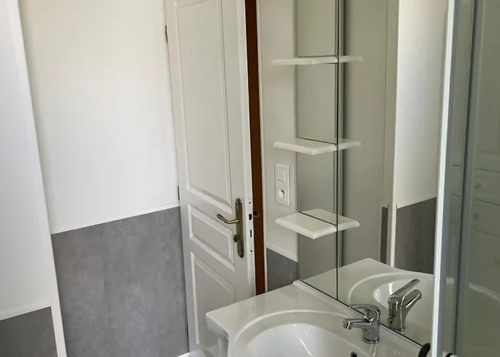 Centre Proche Thermes Апартаменты Ла-Бурбуль